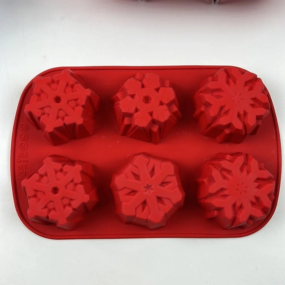 *NIB* 8 Piece Christmas Silicone Bakeware Set - Picture 6 of 9